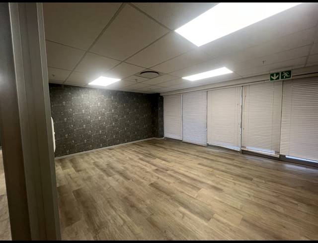 163M² OFFICE TO LET IN ROSEBANK